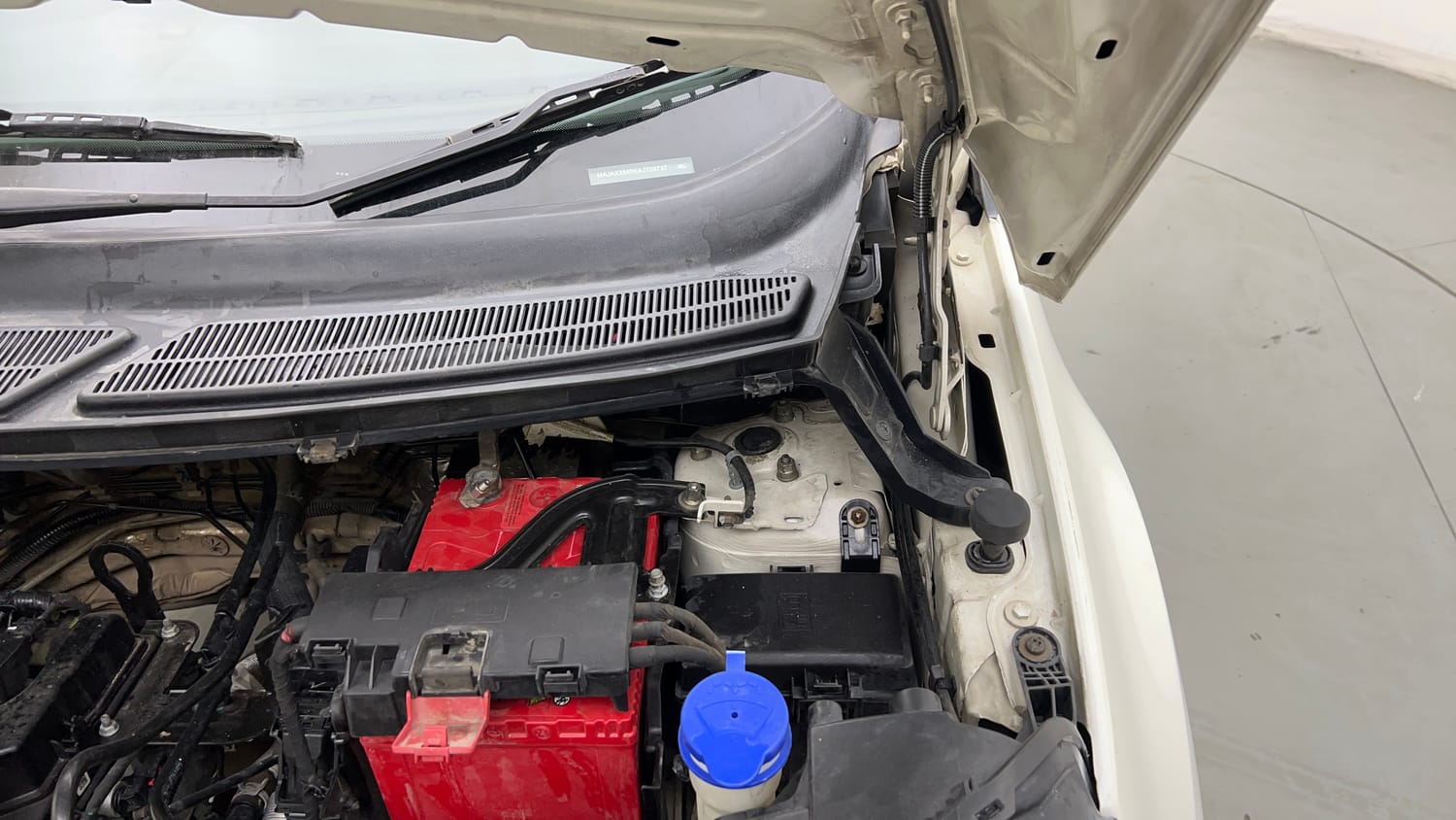 Used 2018 Ford EcoSport Titanium + 1.5L Ti-VCT Petrol Manual engine ENGINE LEFT SIDE HINGE & APRON VIEW
