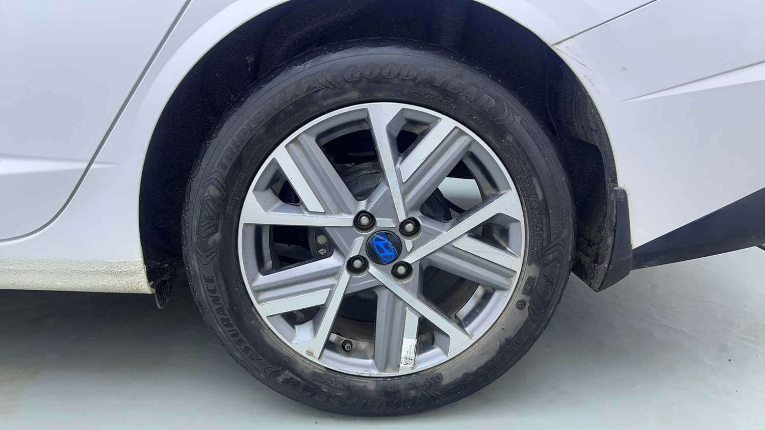 Used 2023 Hyundai Verna SX (O) 1.5 Petrol IVT Petrol Automatic tyres LEFT REAR TYRE RIM VIEW