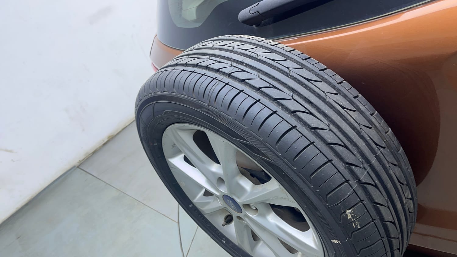 Used 2018 Ford EcoSport Titanium 1.5L Ti-VCT Petrol Manual tyres SPARE TYRE VIEW