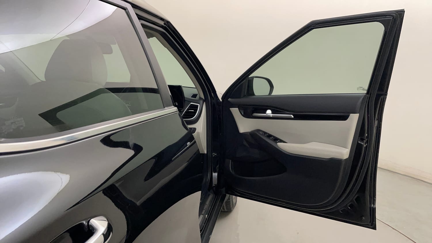 Used 2023 Kia Seltos HTX 1.5 Petrol Manual interior RIGHT FRONT DOOR OPEN VIEW
