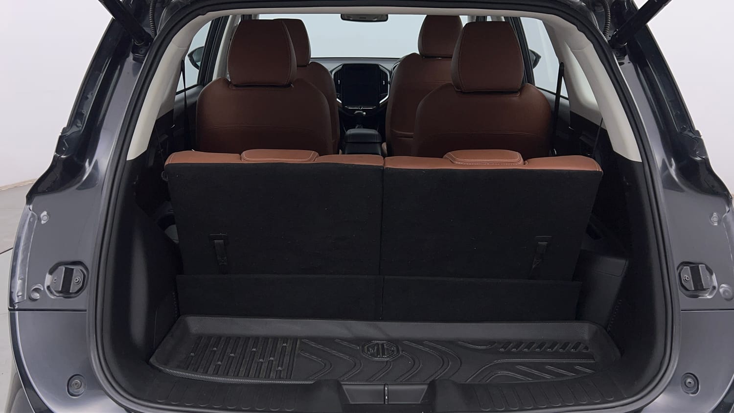 Used 2022 MG Motors Hector Plus Sharp 1.5 Petrol Turbo CVT 6-STR Petrol Automatic interior DICKY INSIDE VIEW