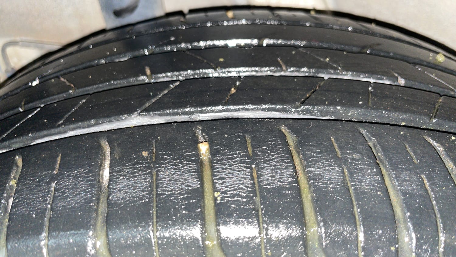 Used 2022 Hyundai Venue SX 1.0 Turbo Petrol Manual tyres RIGHT REAR TYRE TREAD VIEW