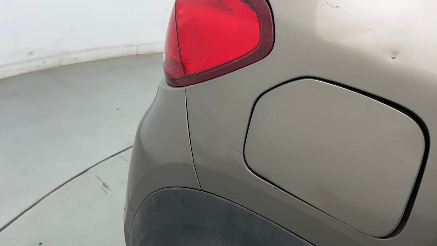 Used 2017 Renault Kwid 1.0 RXL AMT Petrol Automatic dents MINOR DENT
