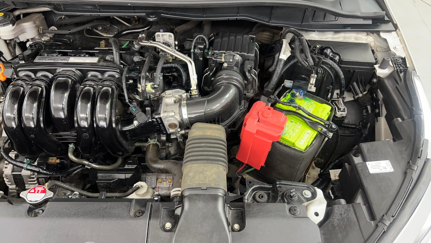 Used 2022 Honda City V Petrol Petrol Manual engine ENGINE LEFT SIDE VIEW
