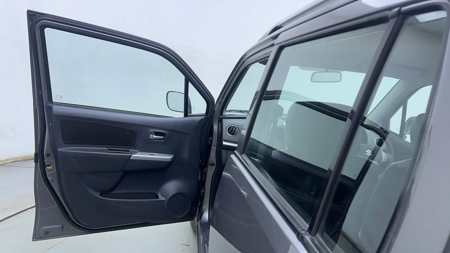 Used 2013 Maruti Suzuki Wagon R 1.0 LXI CNG (outside fitted) Cng Manual interior LEFT FRONT DOOR OPEN VIEW
