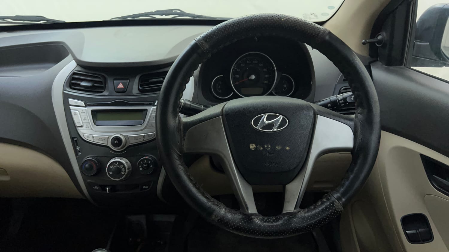 Used 2017 hyundai Eon Magna+ (O) Petrol Manual interior STEERING VIEW