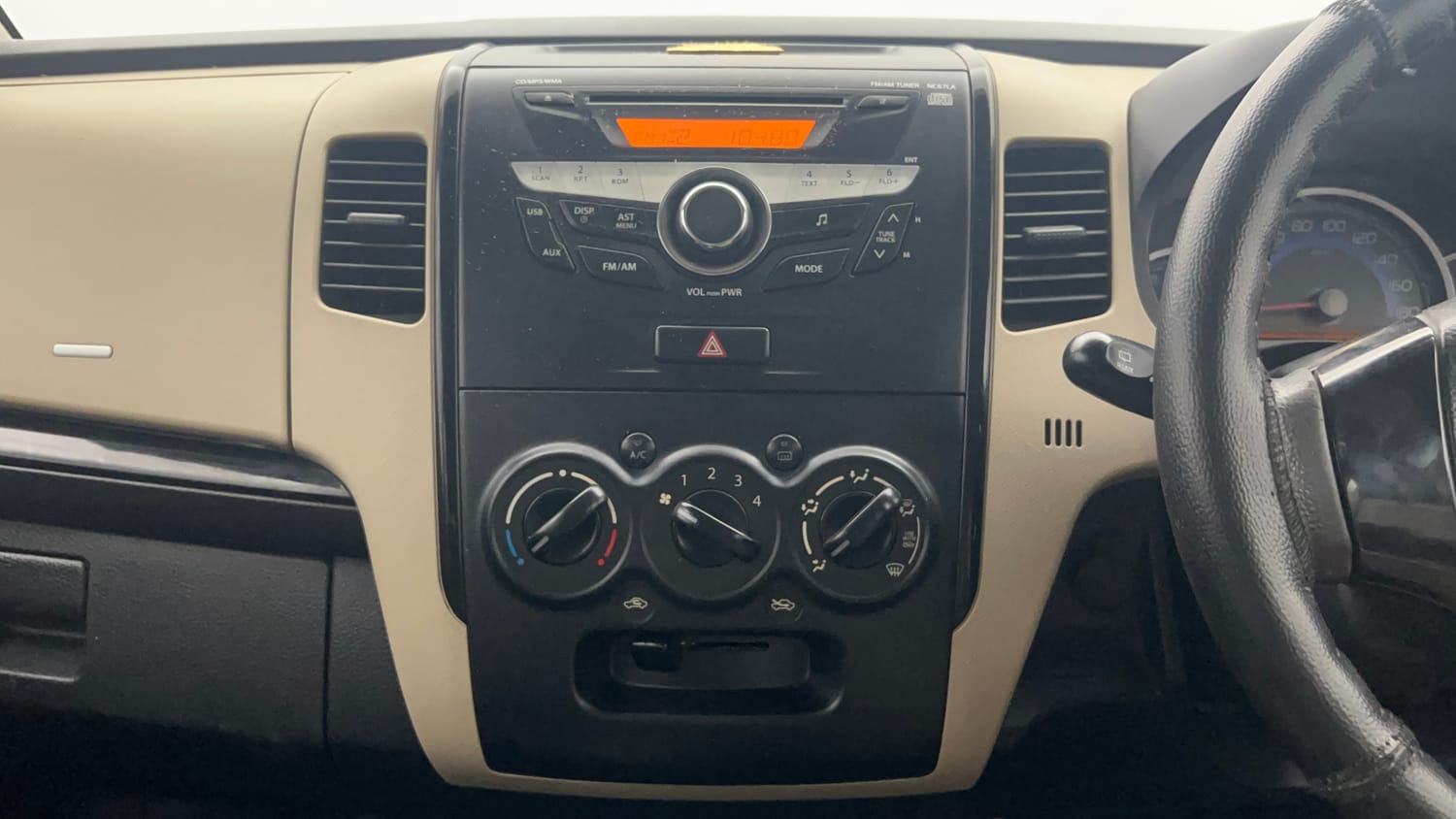 Used 2018 Maruti Suzuki Wagon R 1.0 VXI AMT Petrol Automatic interior MUSIC SYSTEM & AC CONTROL VIEW