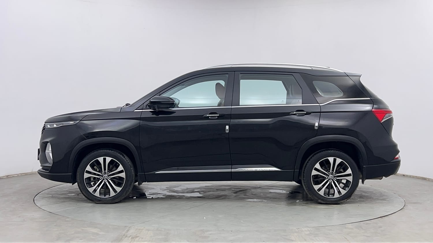 Used 2022 MG Motors Hector Plus Sharp 1.5 Petrol Turbo CVT 6-STR Petrol Automatic exterior LEFT SIDE VIEW