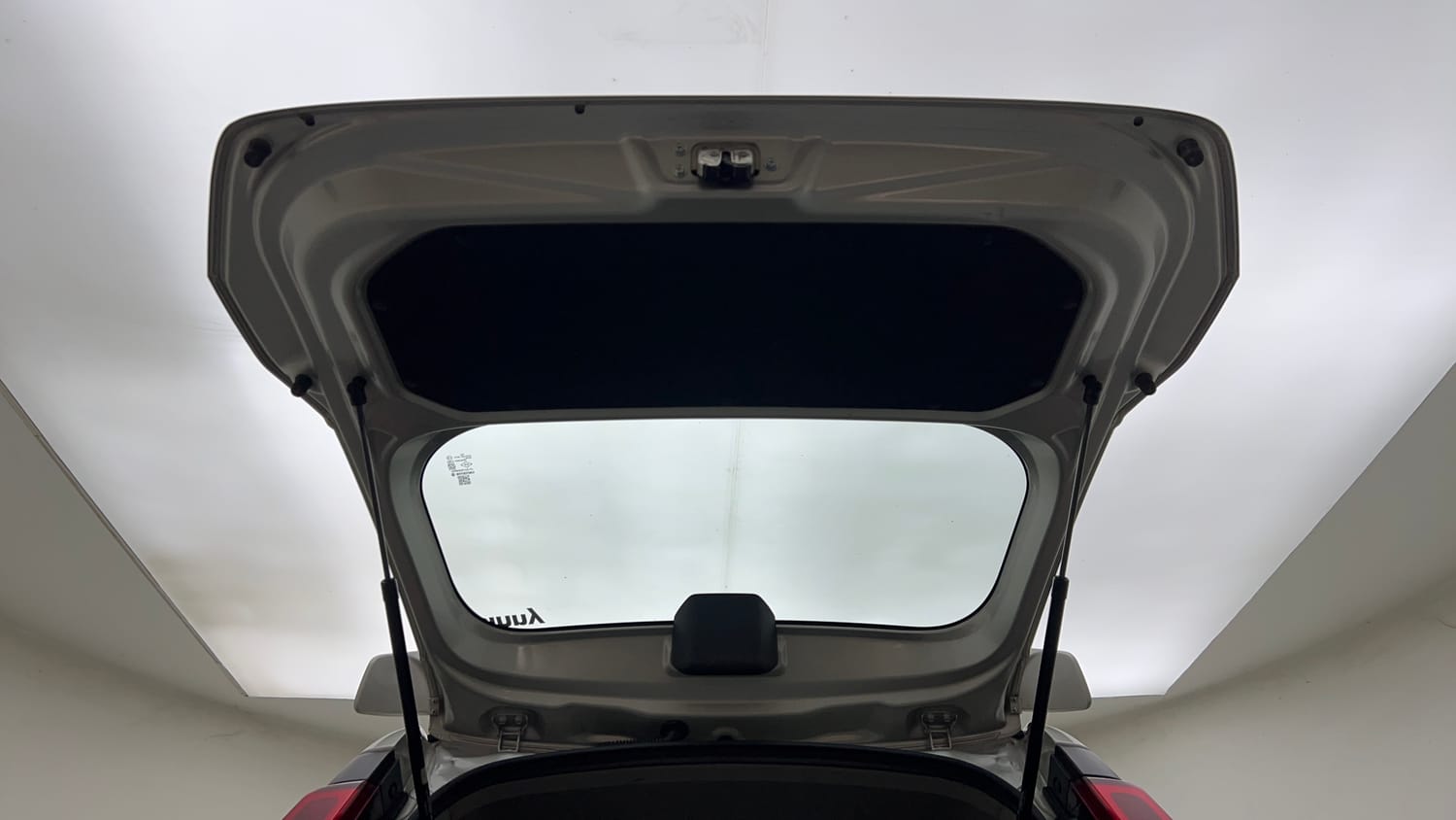 Used 2022 Maruti Suzuki Wagon R 1.0 VXi (O) 1.0 Petrol Manual interior DICKY DOOR OPEN VIEW