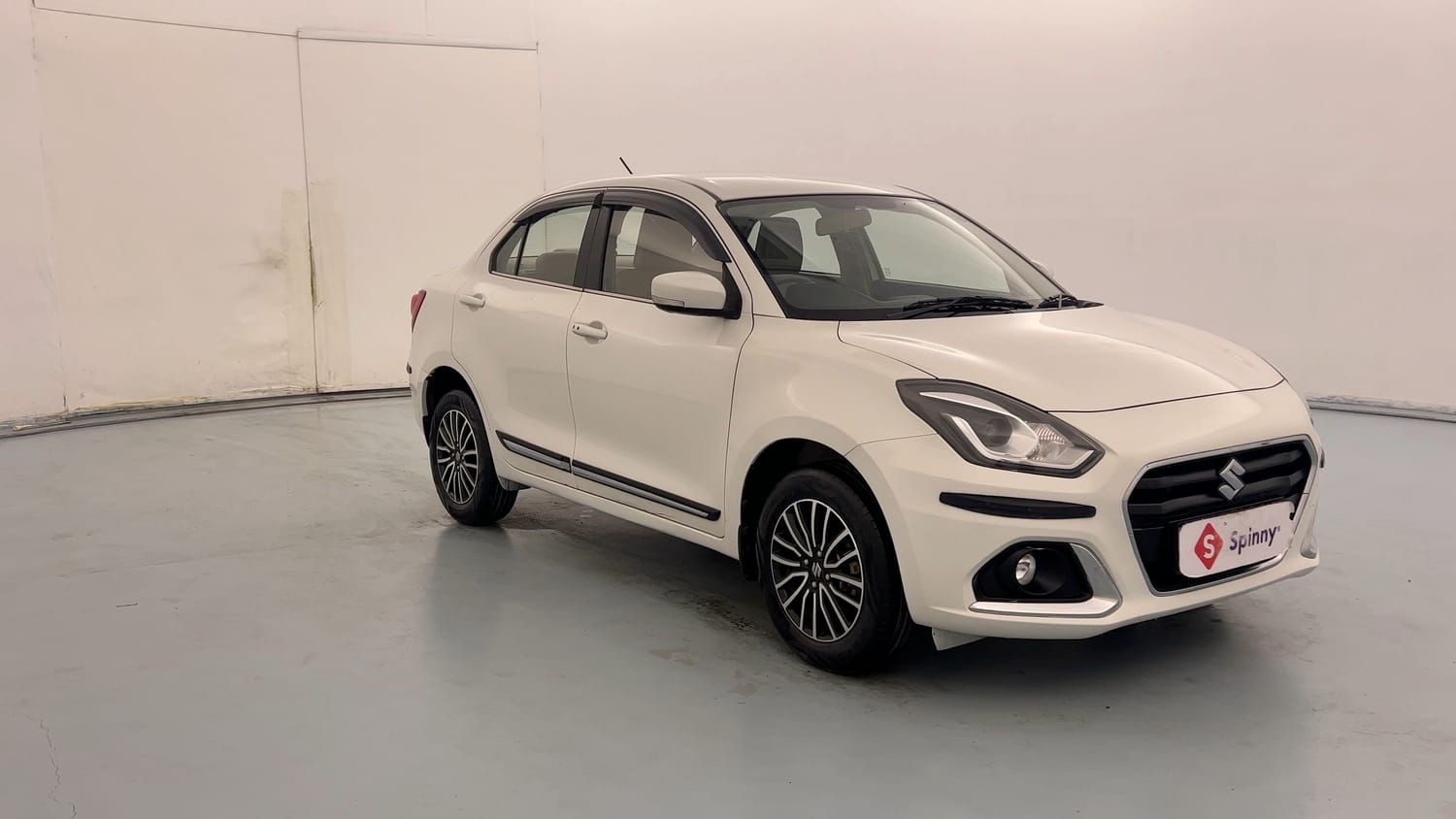 Used 2022 Maruti Suzuki Dzire ZXi Plus Petrol Manual exterior RIGHT FRONT CORNER VIEW