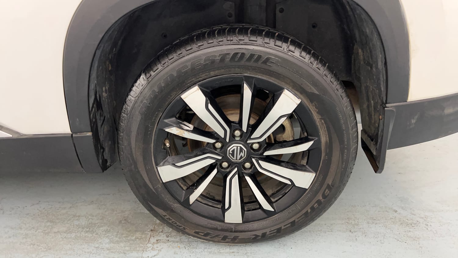 Used 2020 MG Motors Hector Plus Sharp 1.5 DCT Petrol Petrol Automatic tyres LEFT REAR TYRE RIM VIEW