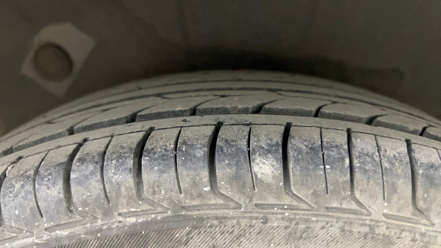 Used 2013 Hyundai i10 Magna 1.1 iRDE2 Petrol Manual tyres RIGHT REAR TYRE TREAD VIEW