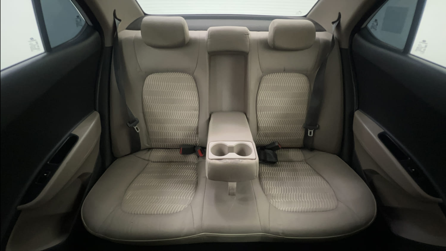 Used 2018 Hyundai Xcent SX 1.1 CRDi Diesel Manual interior REAR SEAT CONDITION VIEW