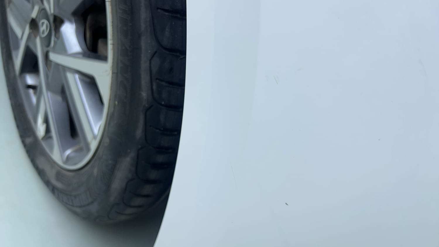 Used 2023 Hyundai Verna SX (O) 1.5 Petrol IVT Petrol Automatic dents MINOR SCRATCH