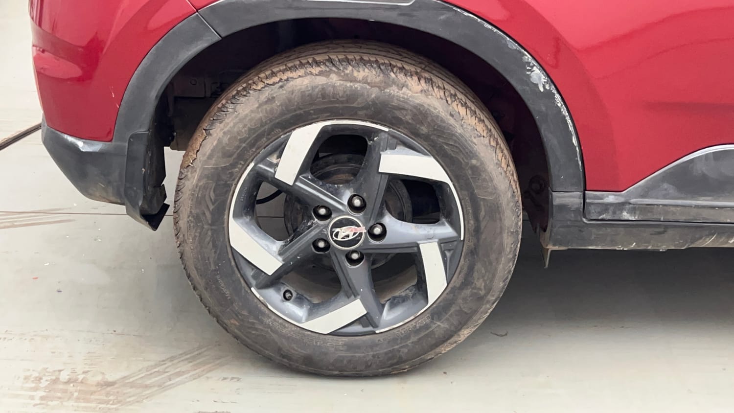 Used 2019 hyundai Venue SX 1.0 Turbo Petrol Petrol Manual tyres RIGHT REAR TYRE RIM VIEW
