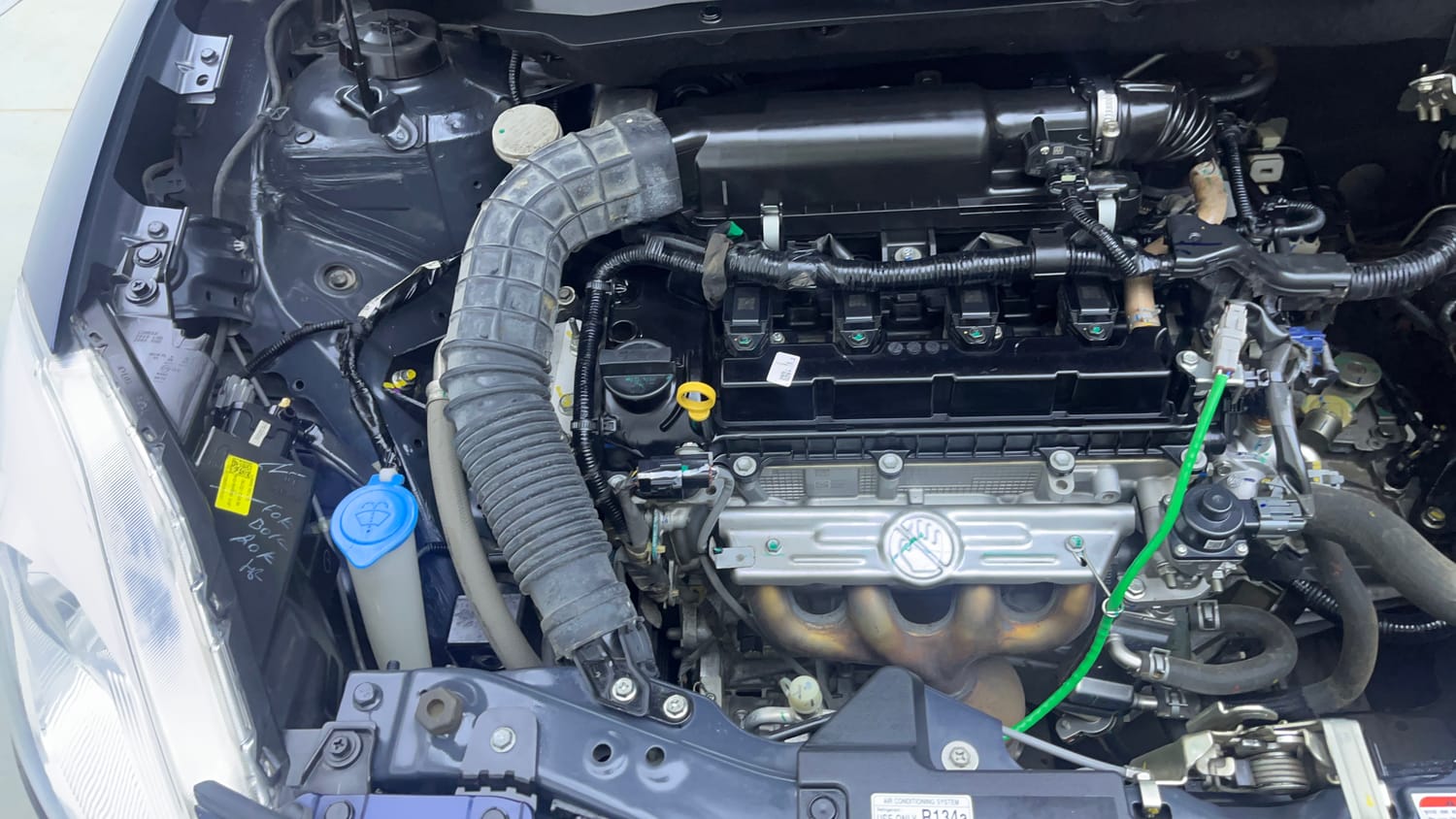 Used 2022 Maruti Suzuki Swift ZXi Petrol Manual engine ENGINE RIGHT SIDE VIEW