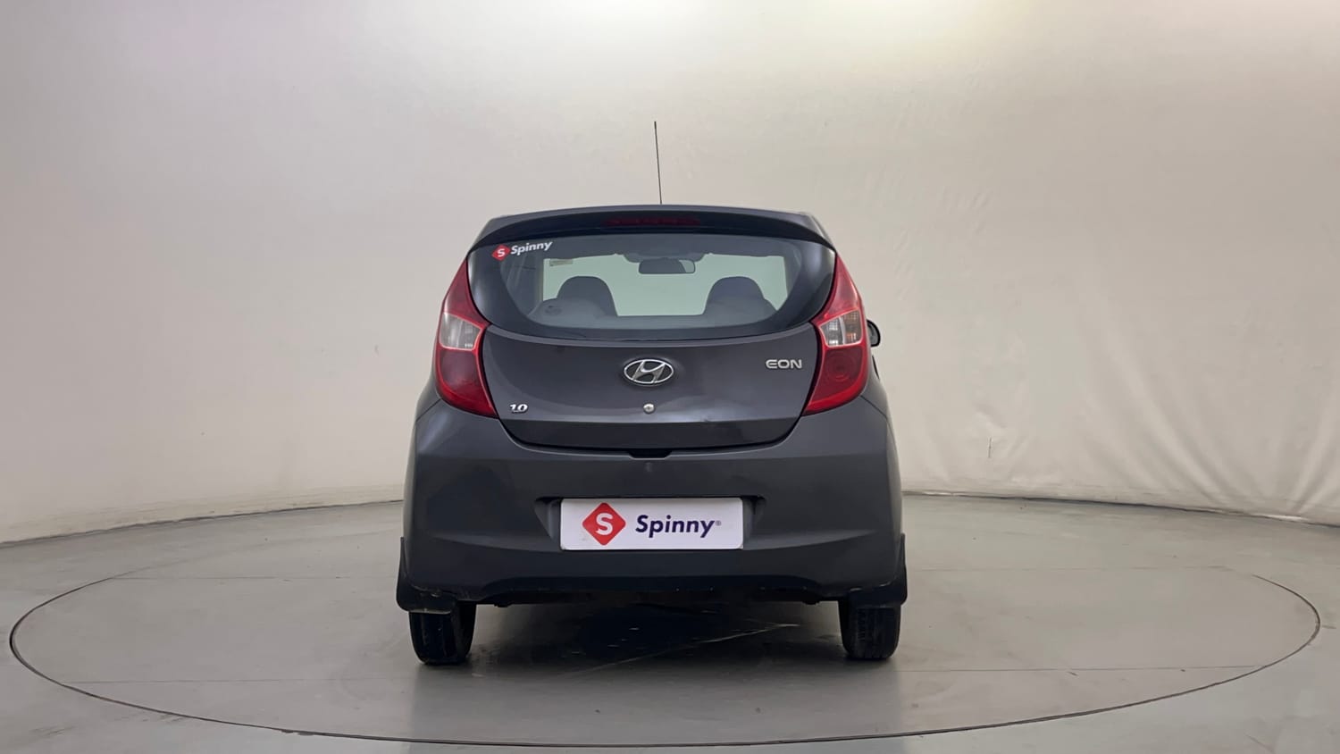Used 2017 hyundai Eon Magna+ (O) Petrol Manual exterior BACK VIEW