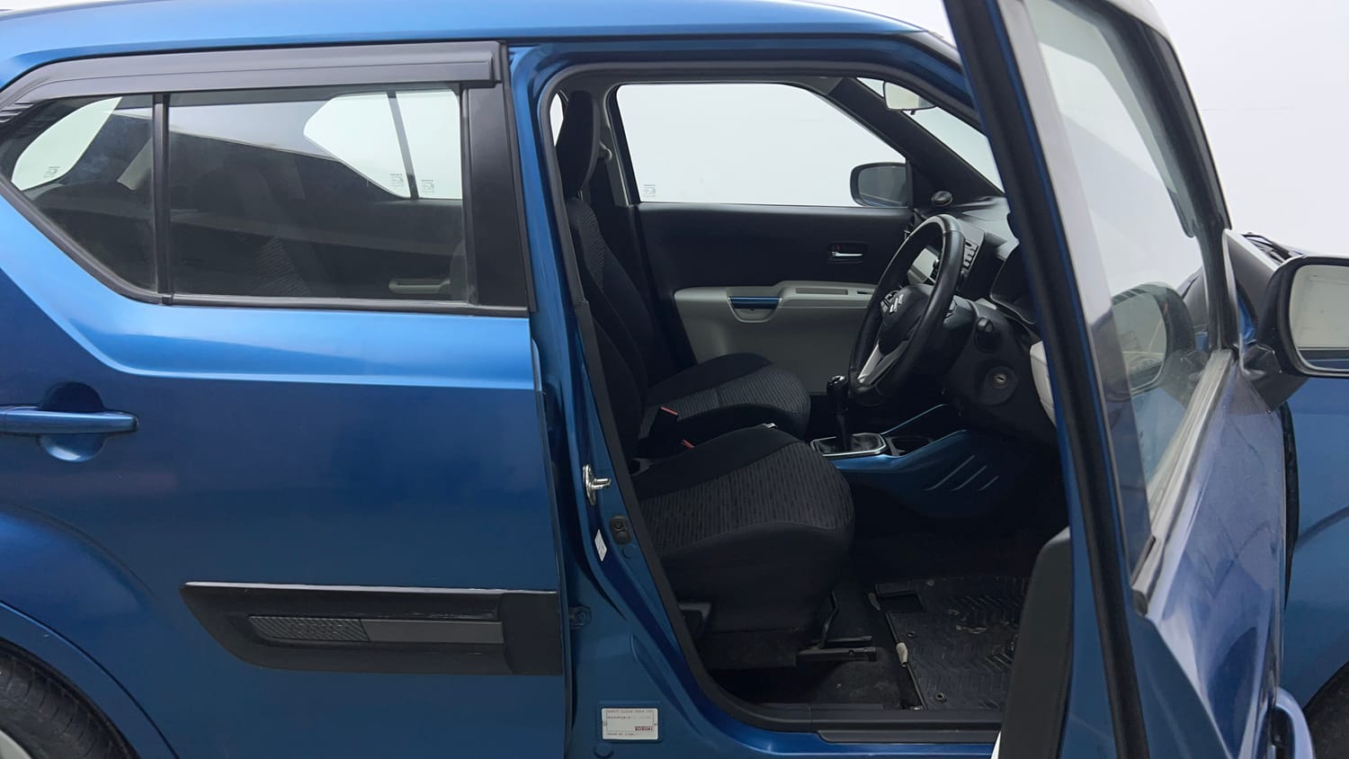 Used 2019 Maruti Suzuki Ignis Delta 1.2 MT Petrol Manual interior RIGHT SIDE FRONT DOOR CABIN VIEW