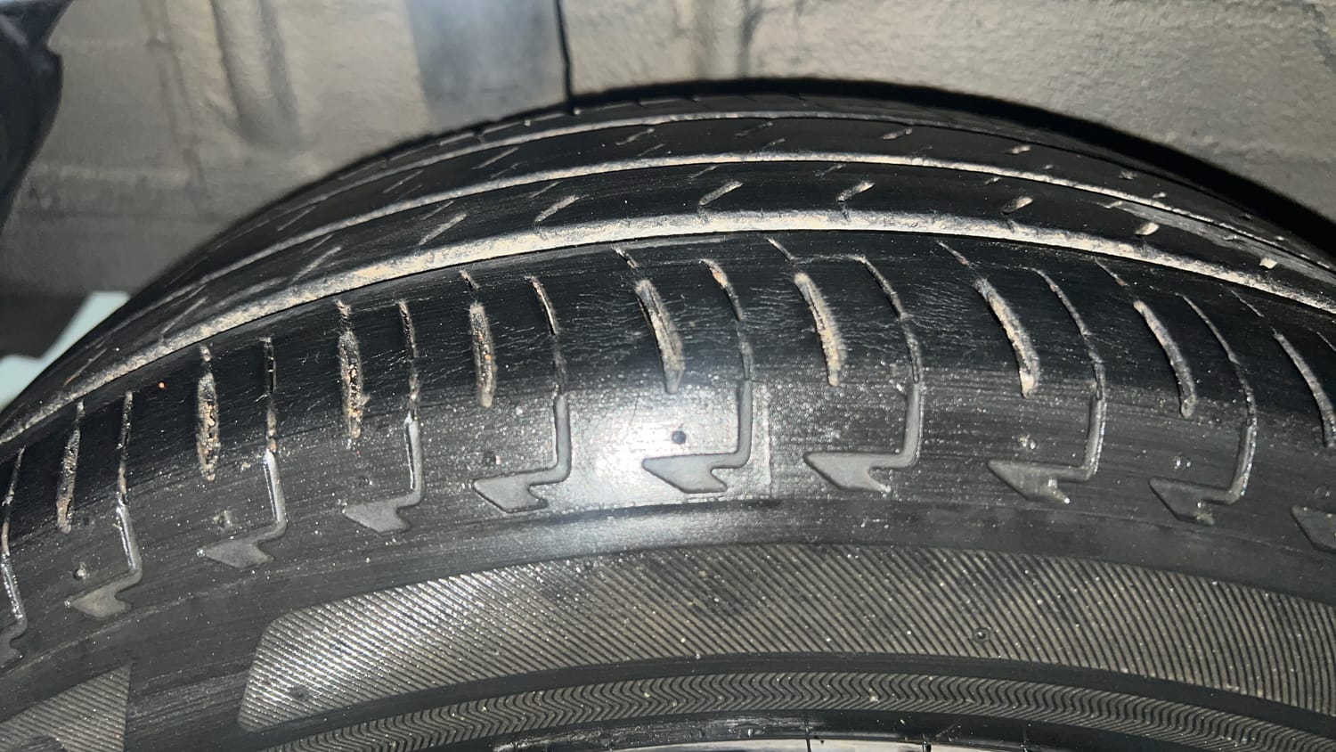 Used 2022 Maruti Suzuki Ignis Zeta 1.2 MT Petrol Manual tyres RIGHT REAR TYRE TREAD VIEW