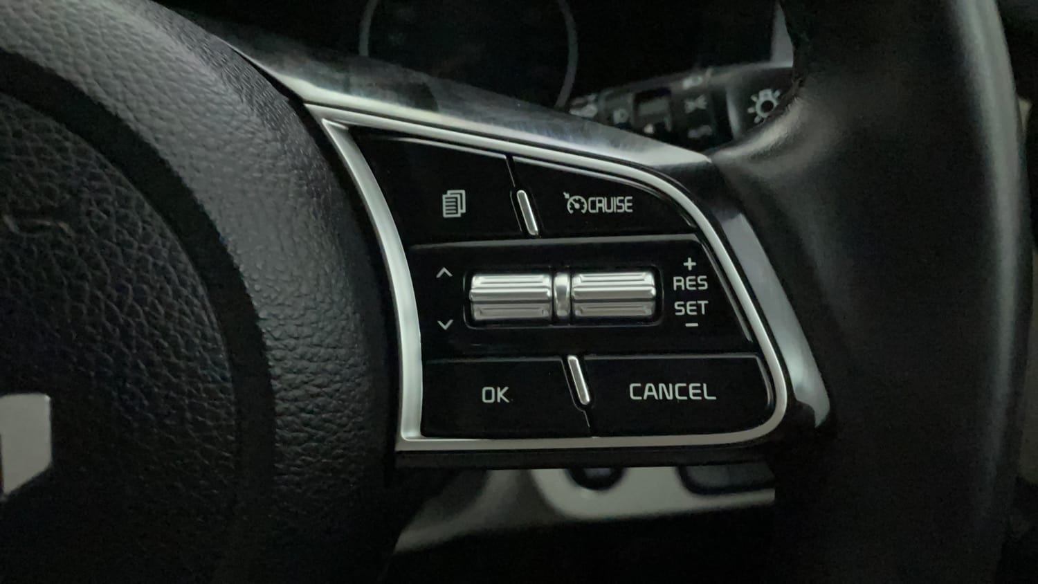 Used 2023 Kia Seltos HTX 1.5 Petrol Manual top_features Cruise control