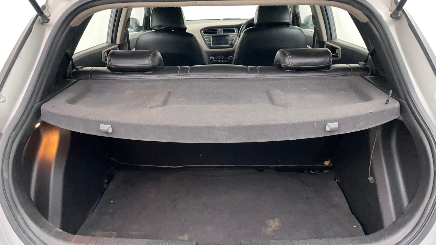 Used 2018 Hyundai Elite i20 Asta 1.4 CRDI Diesel Manual interior DICKY INSIDE VIEW