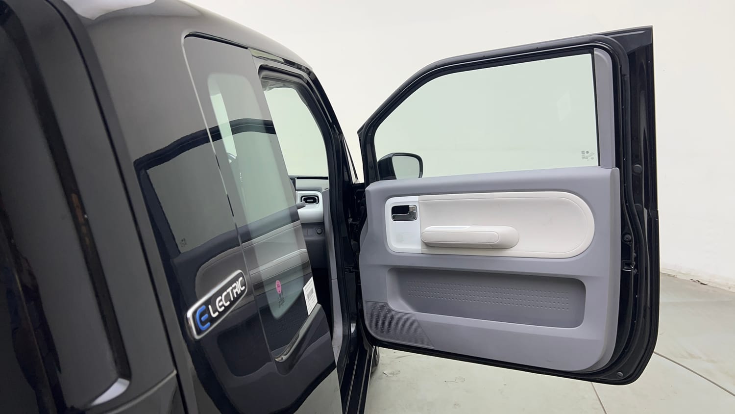 Used 2025 MG Motors Comet EV Exclusive FC Electric Automatic interior RIGHT FRONT DOOR OPEN VIEW