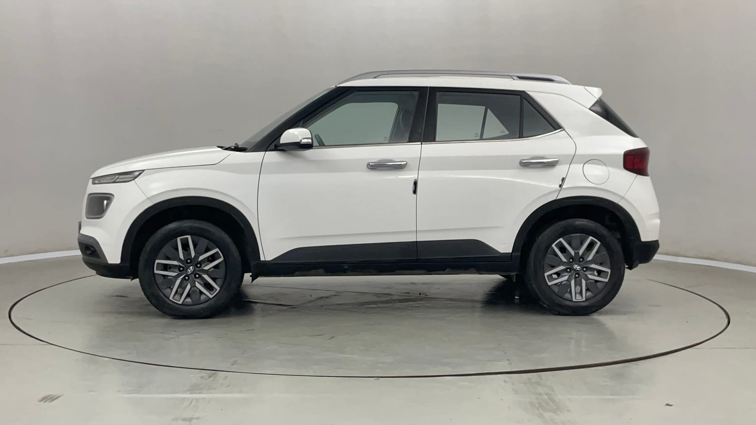 Used 2022 Hyundai Venue SX 1.0 Turbo Petrol Manual exterior LEFT SIDE VIEW