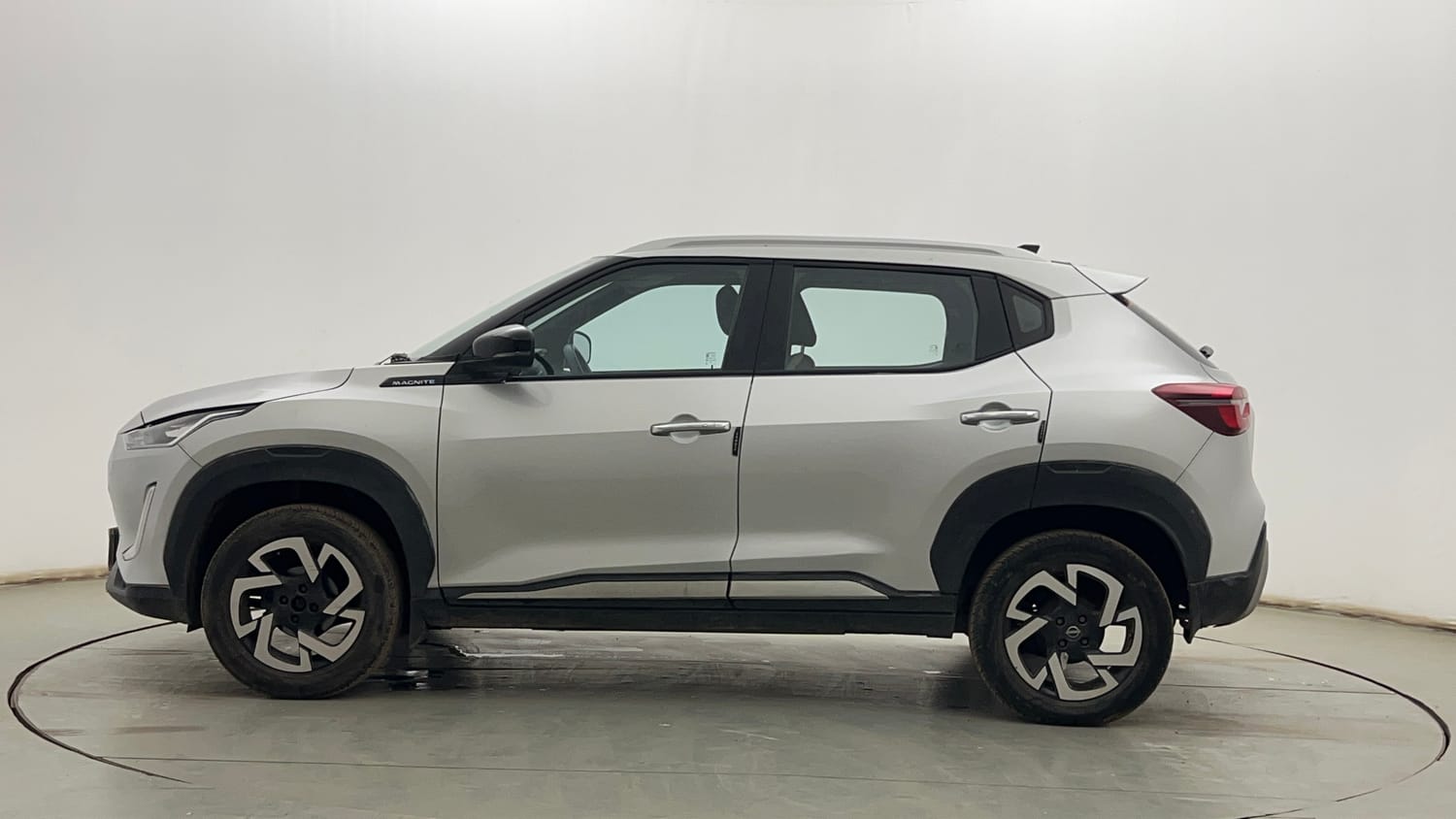 Used 2021 Nissan Magnite XV Petrol Manual exterior LEFT SIDE VIEW