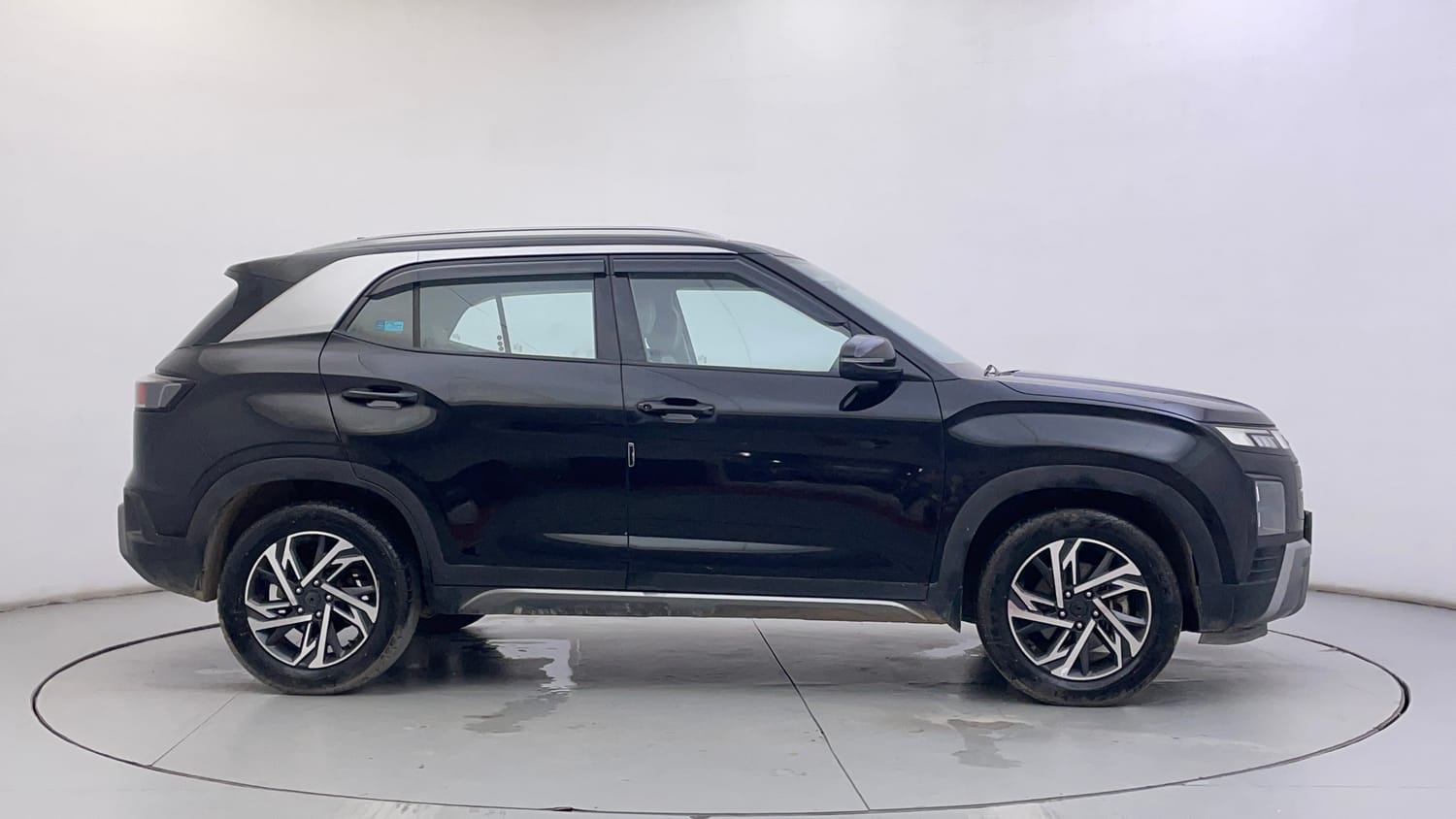 Used 2024 Hyundai Creta 1.5 MPi Petrol MT S Petrol Manual exterior RIGHT SIDE VIEW