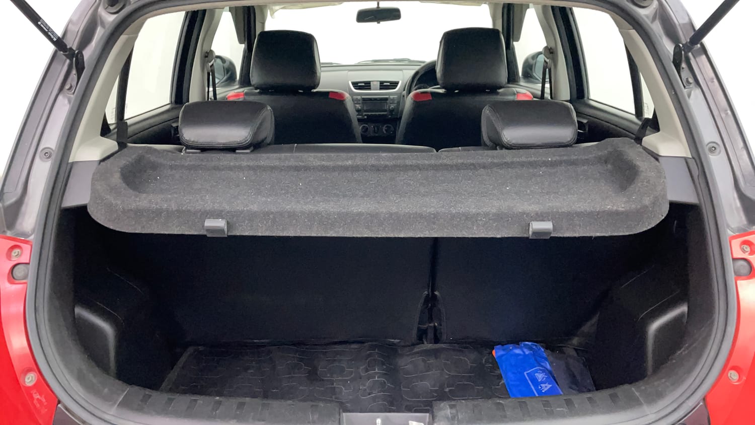 Used 2016 Maruti Suzuki Swift VDi (O) Diesel Manual interior DICKY INSIDE VIEW