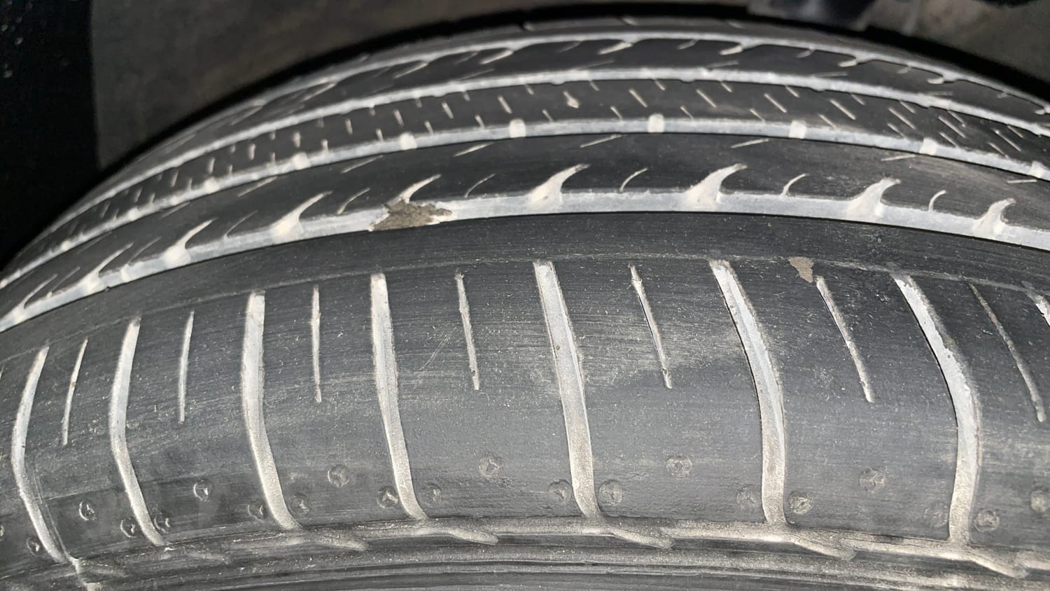 Used 2023 Kia Seltos HTX 1.5 Petrol Manual tyres RIGHT FRONT TYRE TREAD VIEW