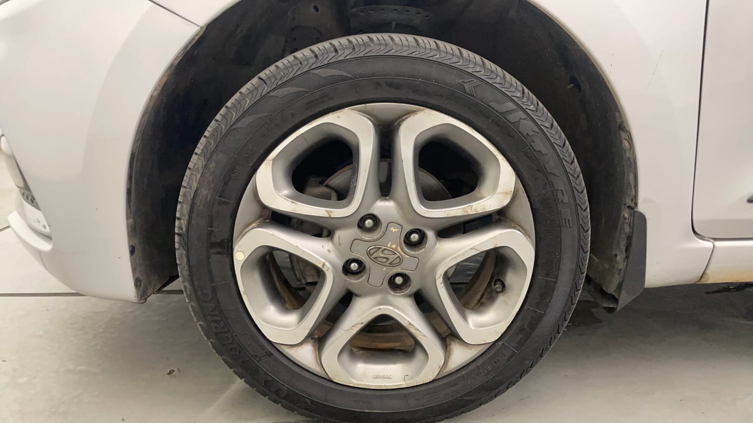 Used 2018 Hyundai Elite i20 Asta 1.4 CRDI Diesel Manual tyres LEFT FRONT TYRE RIM VIEW