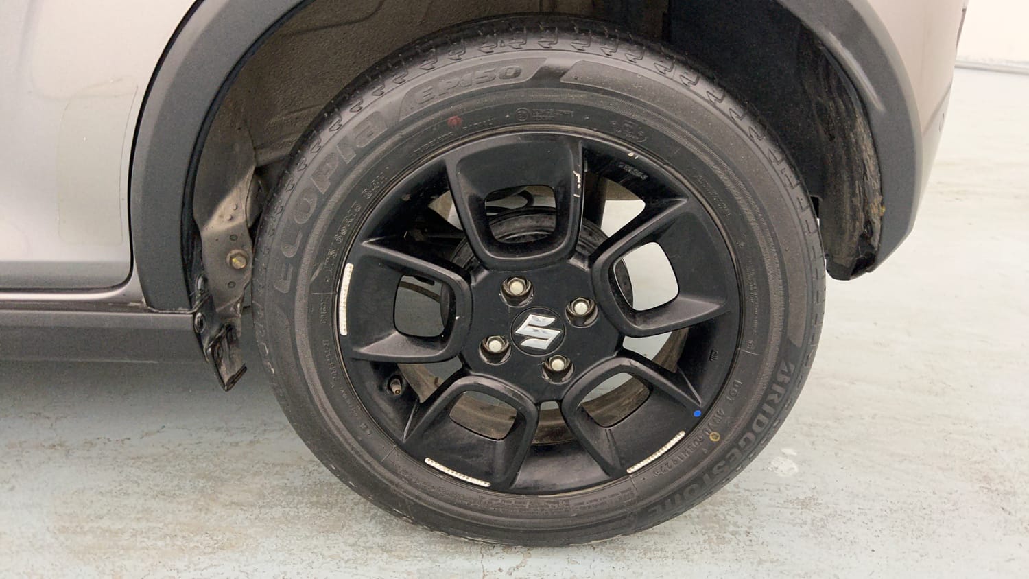 Used 2022 Maruti Suzuki Ignis Zeta 1.2 MT Petrol Manual tyres LEFT REAR TYRE RIM VIEW