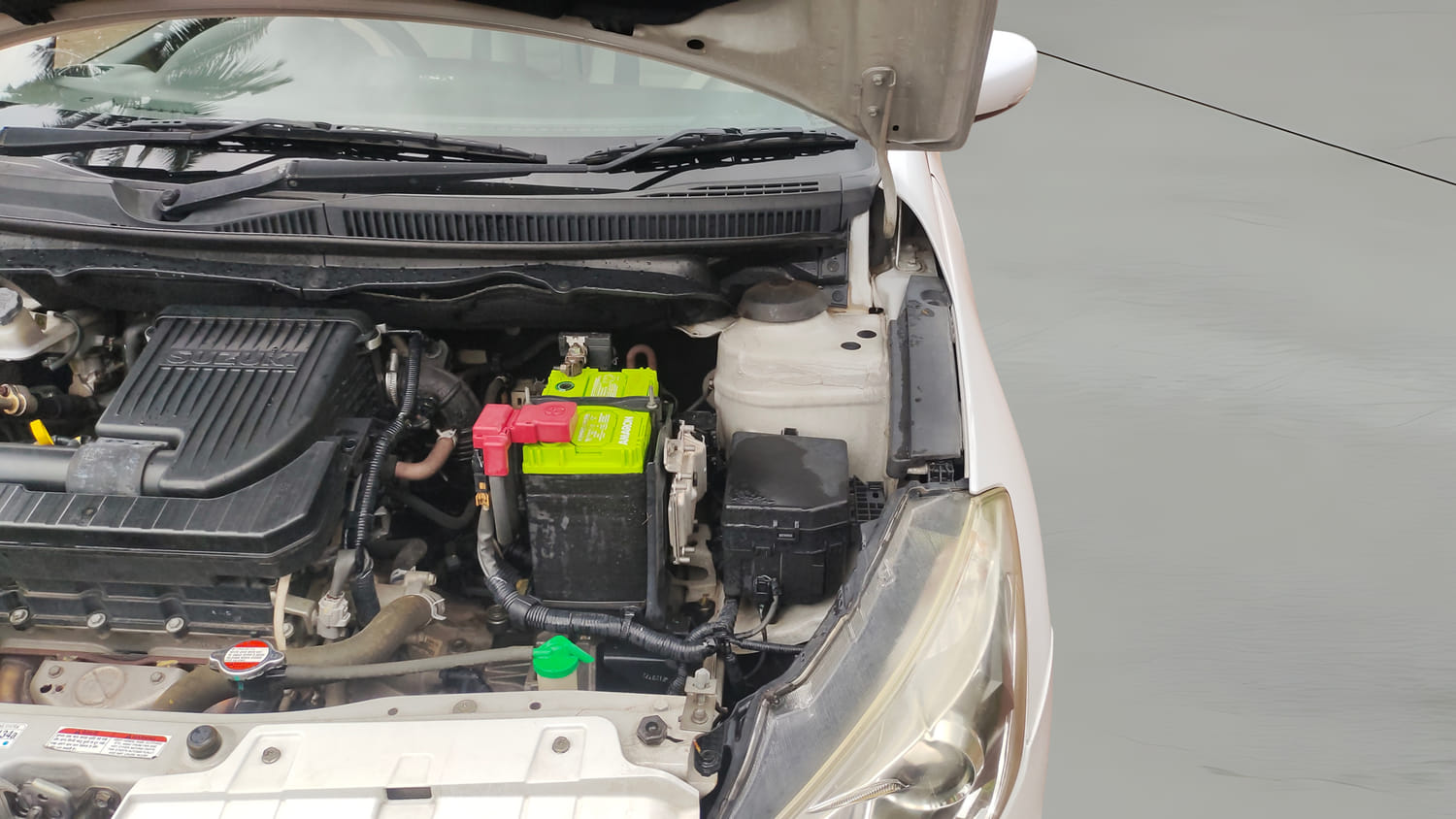 Used 2018 Maruti Suzuki Ciaz Zeta 1.4 MT Petrol Manual engine ENGINE LEFT SIDE HINGE & APRON VIEW