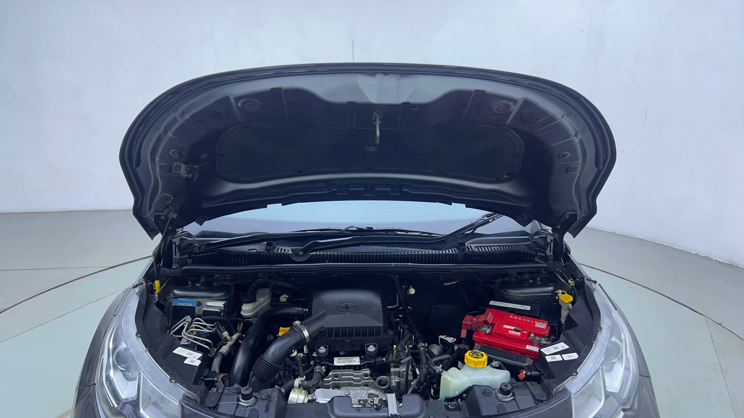 Used 2021 Tata Nexon XM Petrol Manual engine ENGINE & BONNET OPEN FRONT VIEW