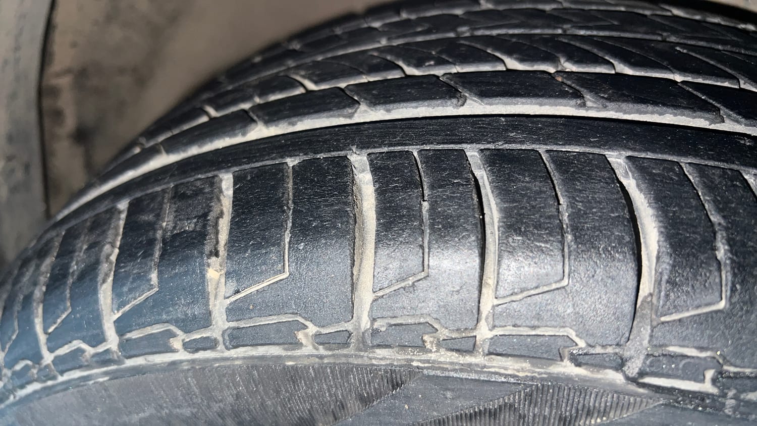 Used 2020 Maruti Suzuki Ciaz Alpha 1.5 AT Petrol Automatic tyres RIGHT FRONT TYRE TREAD VIEW