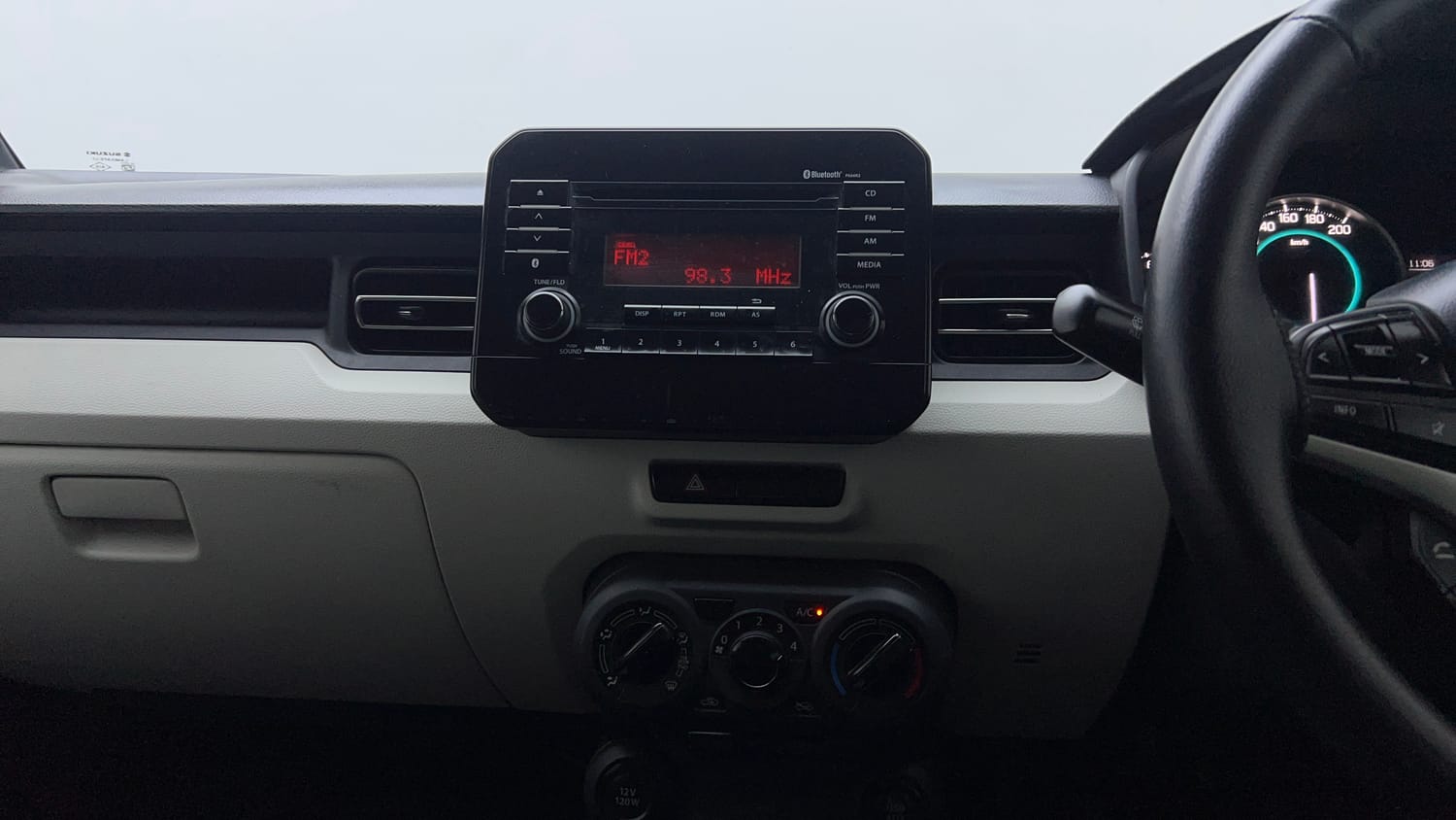 Used 2019 Maruti Suzuki Ignis Delta 1.2 MT Petrol Manual top_features Integrated (in-dash) music system