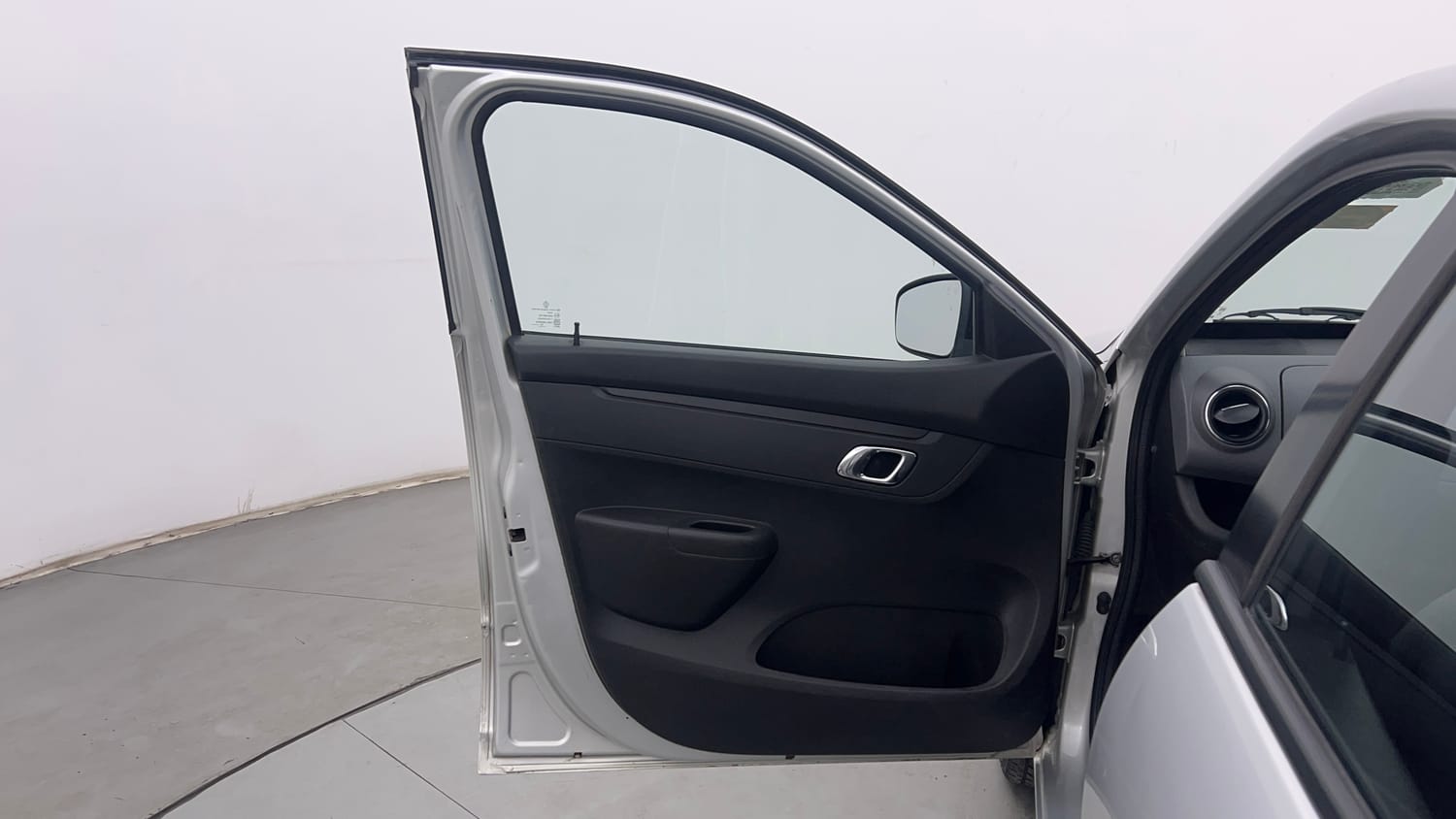 Used 2020 Renault Kwid RXT (O) 1.0 SCE Edition Petrol Manual interior LEFT FRONT DOOR OPEN VIEW