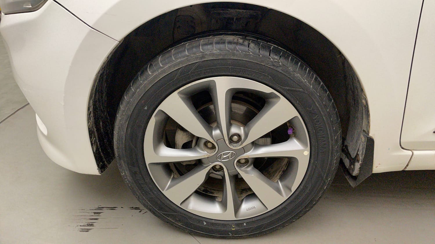 Used 2016 Hyundai Elite i20 Asta 1.4 CRDI (O) Diesel Manual tyres LEFT FRONT TYRE RIM VIEW