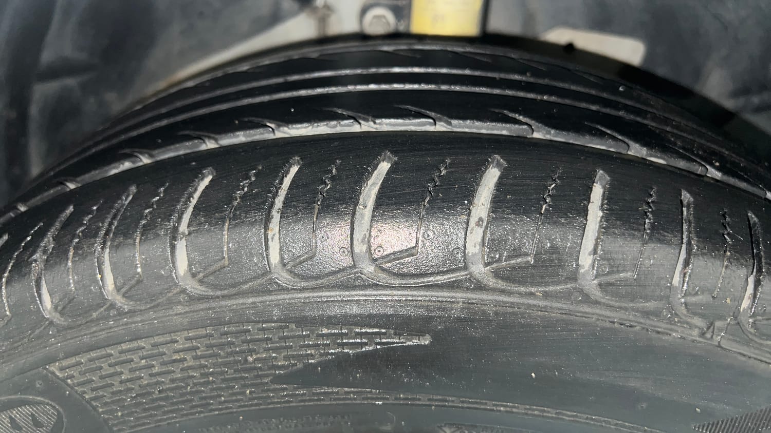 Used 2017 Ford EcoSport Titanium 1.5L Ti-VCT Petrol Manual tyres RIGHT FRONT TYRE TREAD VIEW