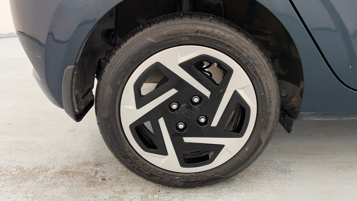 Used 2023 Hyundai Grand i10 Nios Sportz 1.2 Kappa VTVT Petrol Manual tyres RIGHT REAR TYRE RIM VIEW