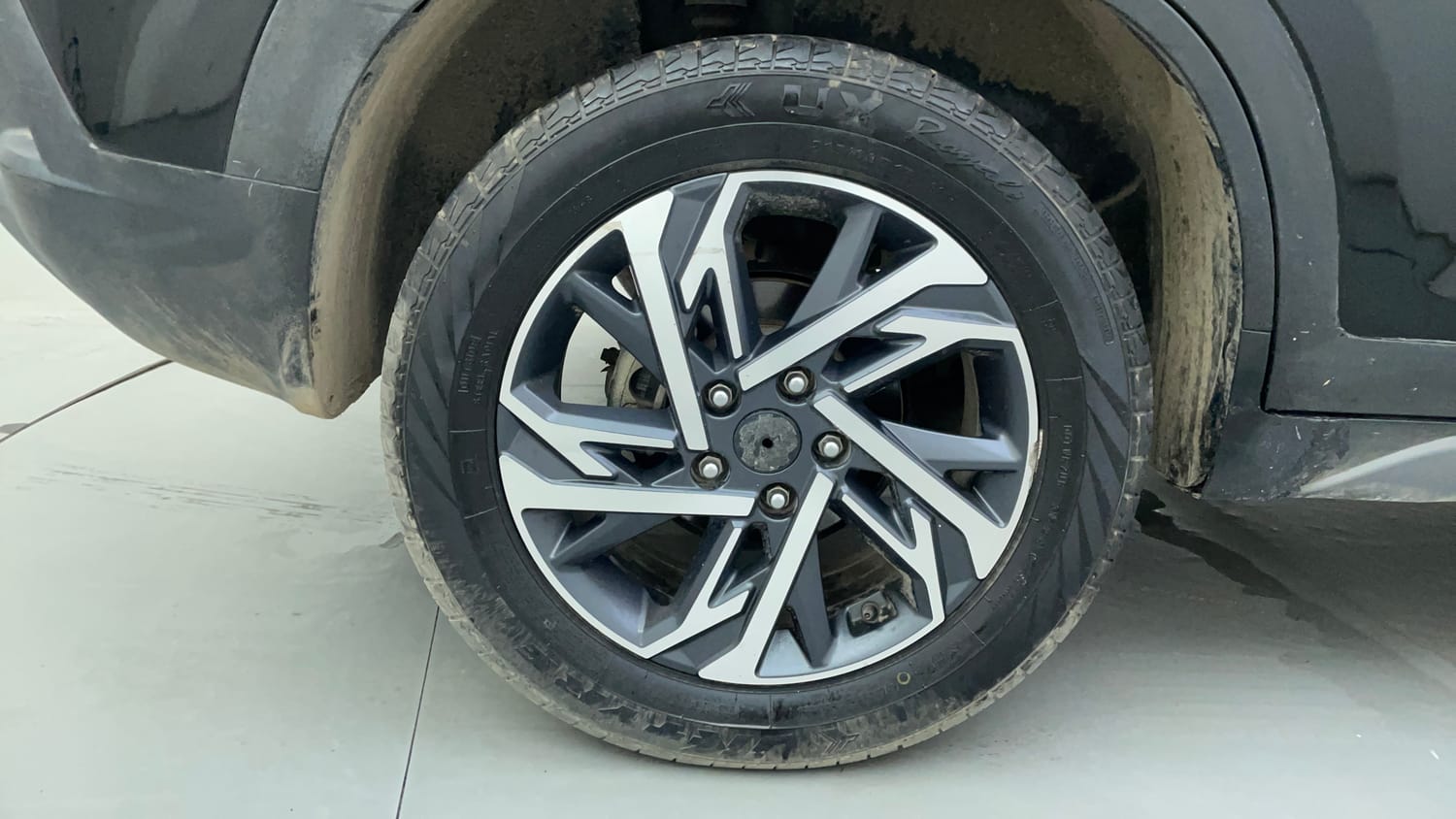Used 2024 Hyundai Creta 1.5 MPi Petrol MT S Petrol Manual tyres RIGHT REAR TYRE RIM VIEW