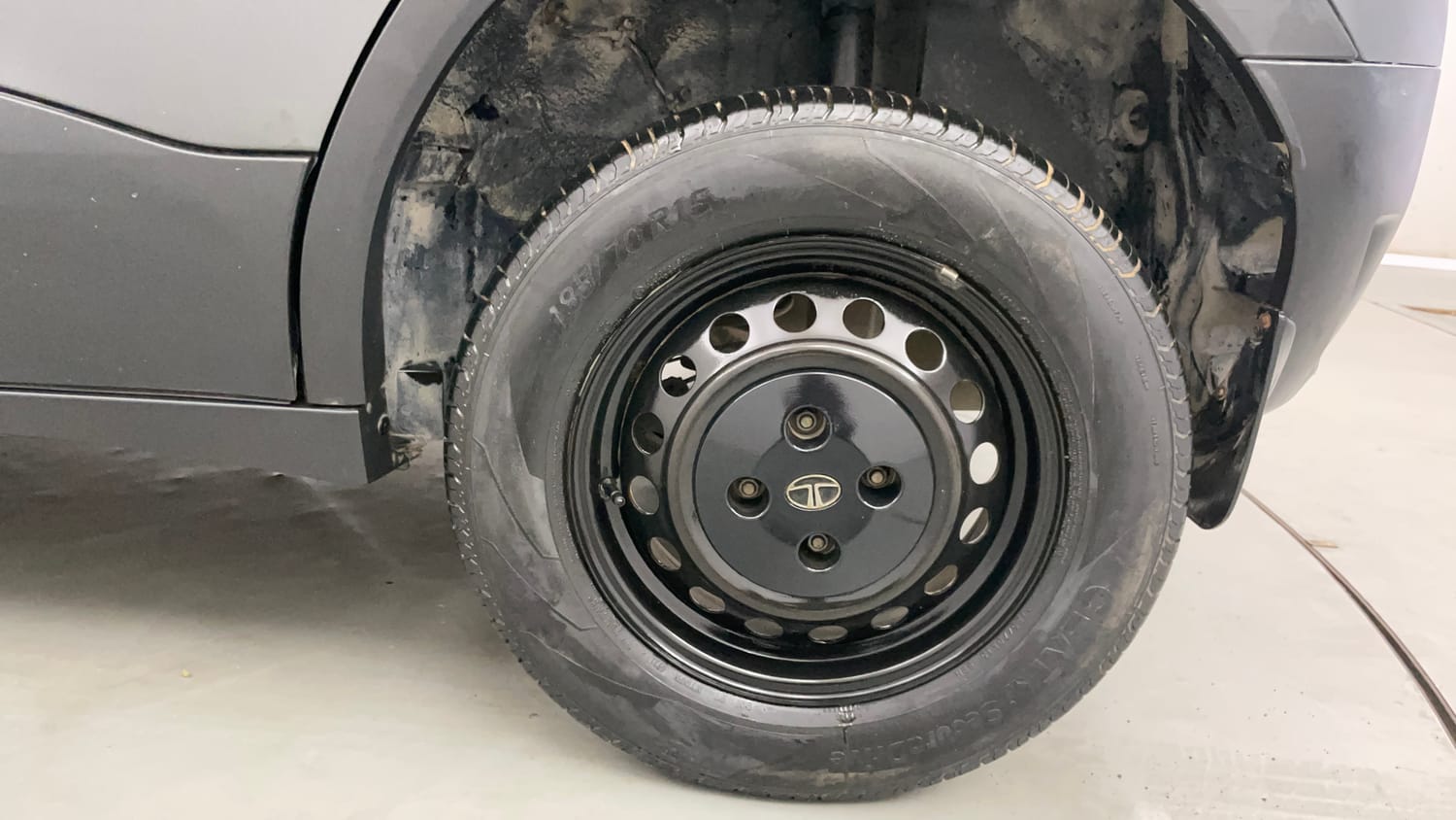 Used 2021 Tata Punch Pure MT Petrol Manual tyres LEFT REAR TYRE RIM VIEW