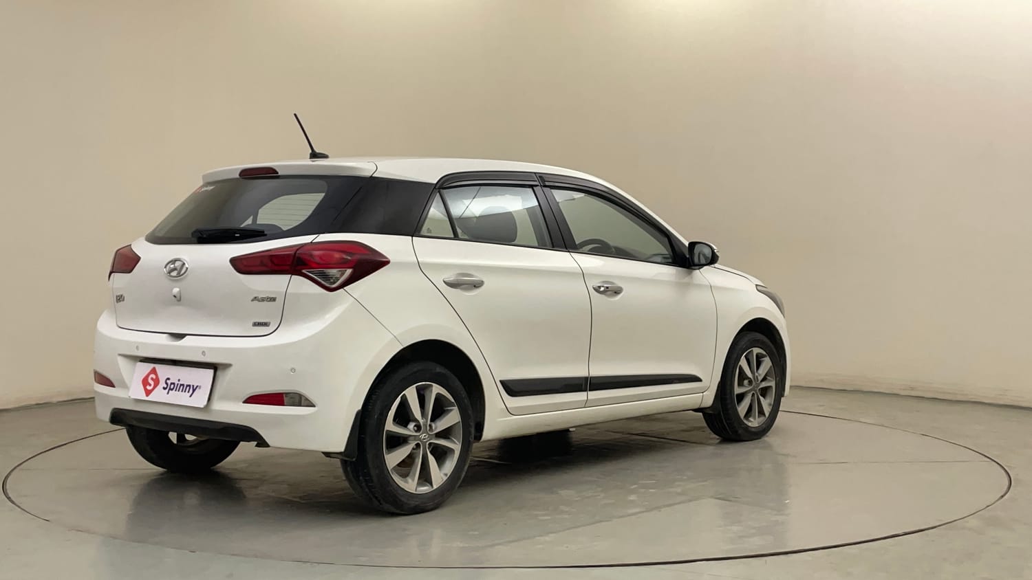 Used 2016 Hyundai Elite i20 Asta 1.4 CRDI (O) Diesel Manual exterior RIGHT REAR CORNER VIEW