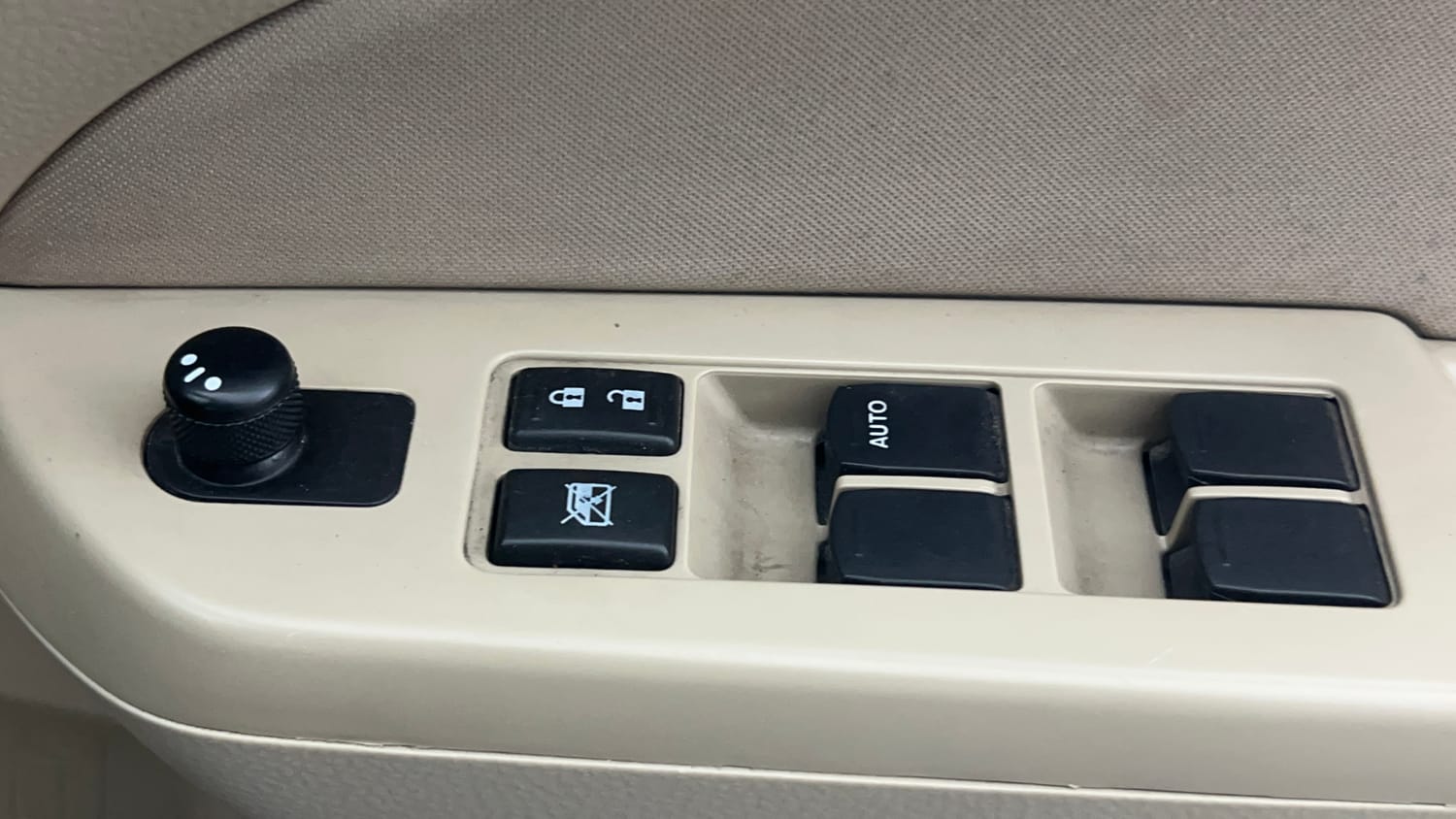 Used 2014 Maruti Suzuki Swift Dzire VXI Petrol Manual top_features Power windows