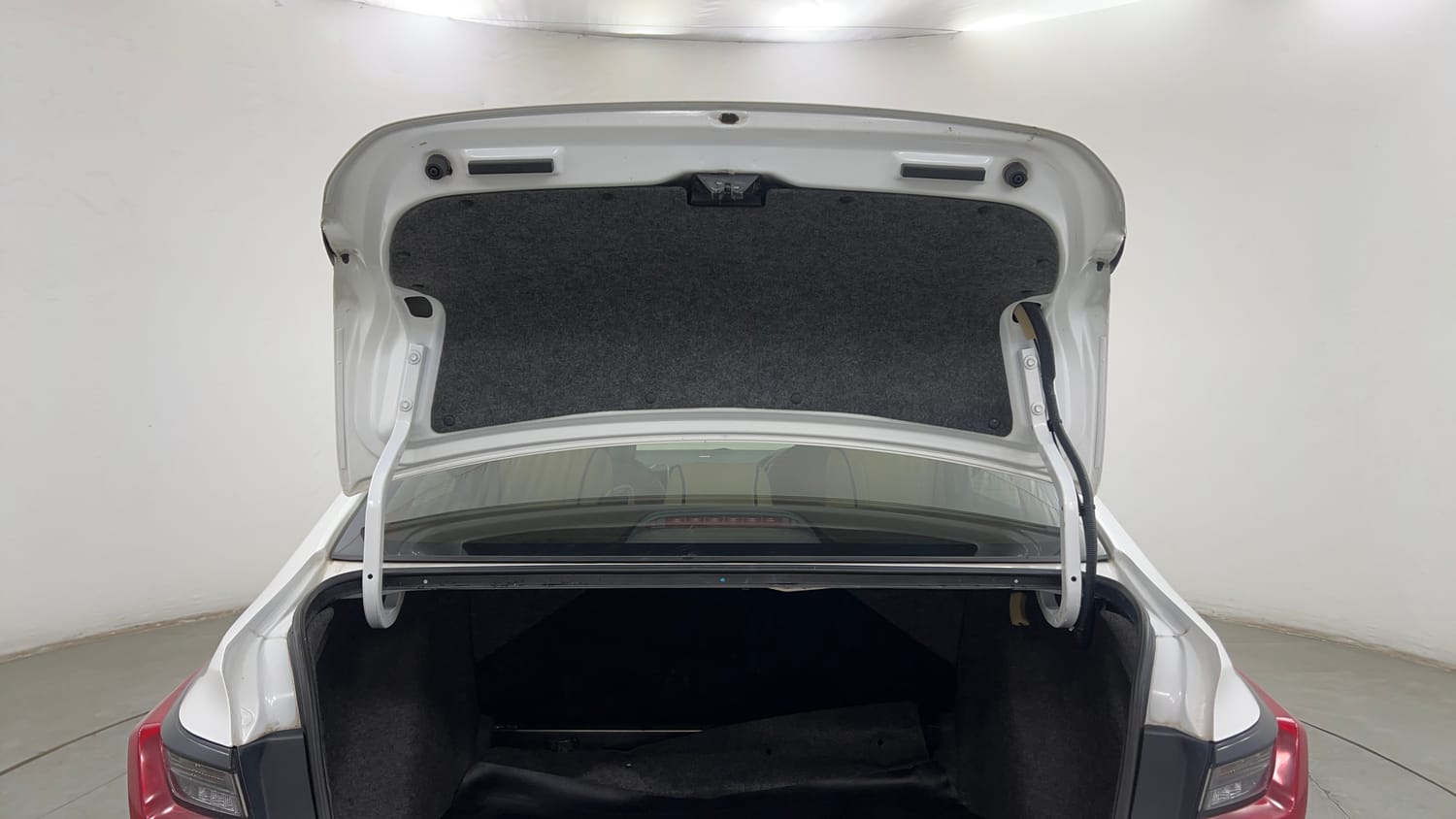 Used 2022 Honda City V Petrol Petrol Manual interior DICKY DOOR OPEN VIEW