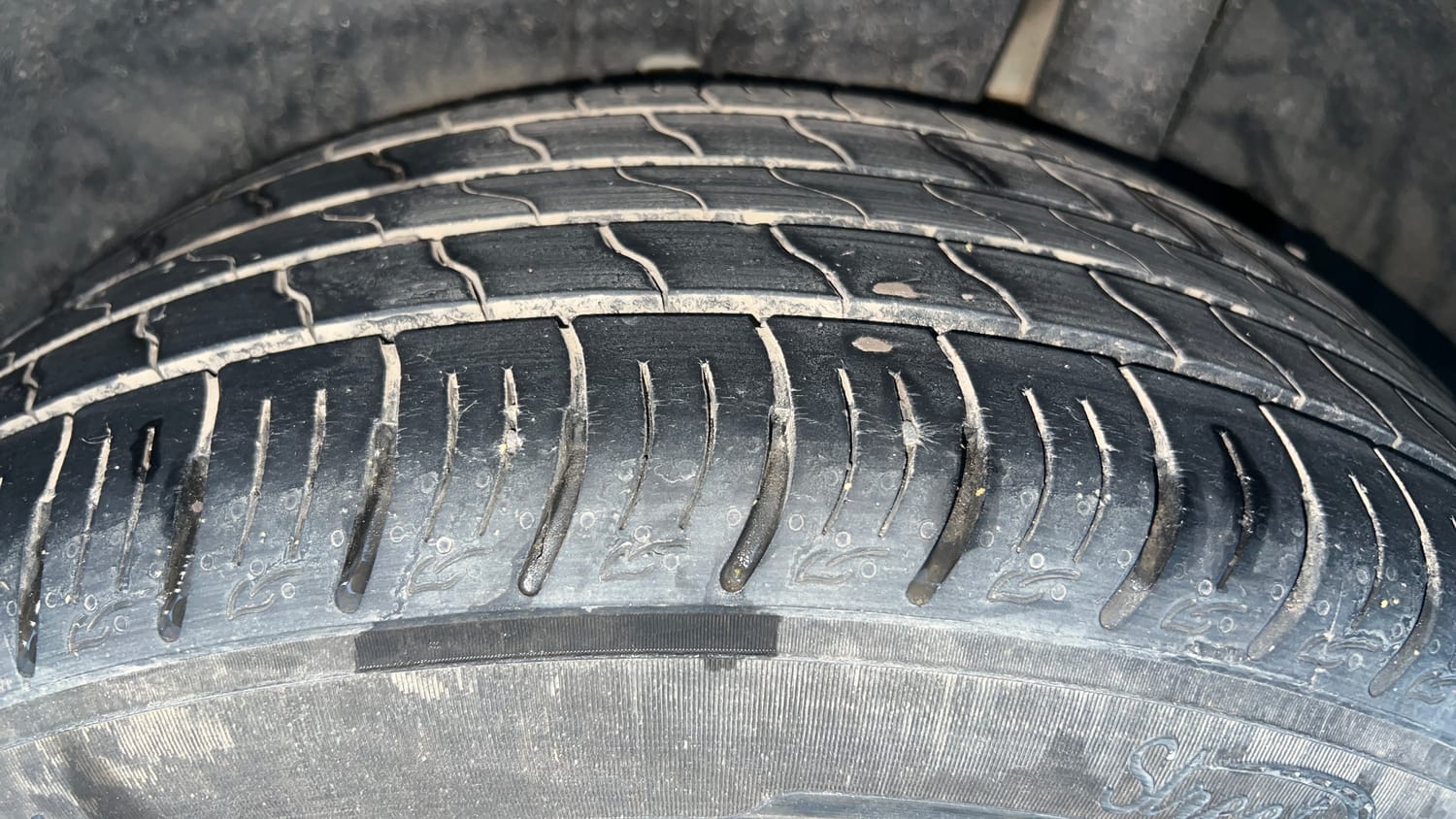 Used 2021 maruti-suzuki Vitara Brezza LXi Petrol Manual tyres LEFT REAR TYRE TREAD VIEW