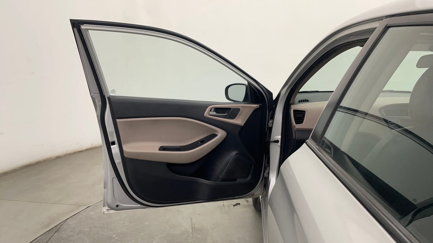 Used 2018 Hyundai Elite i20 Asta 1.4 CRDI Diesel Manual interior LEFT FRONT DOOR OPEN VIEW