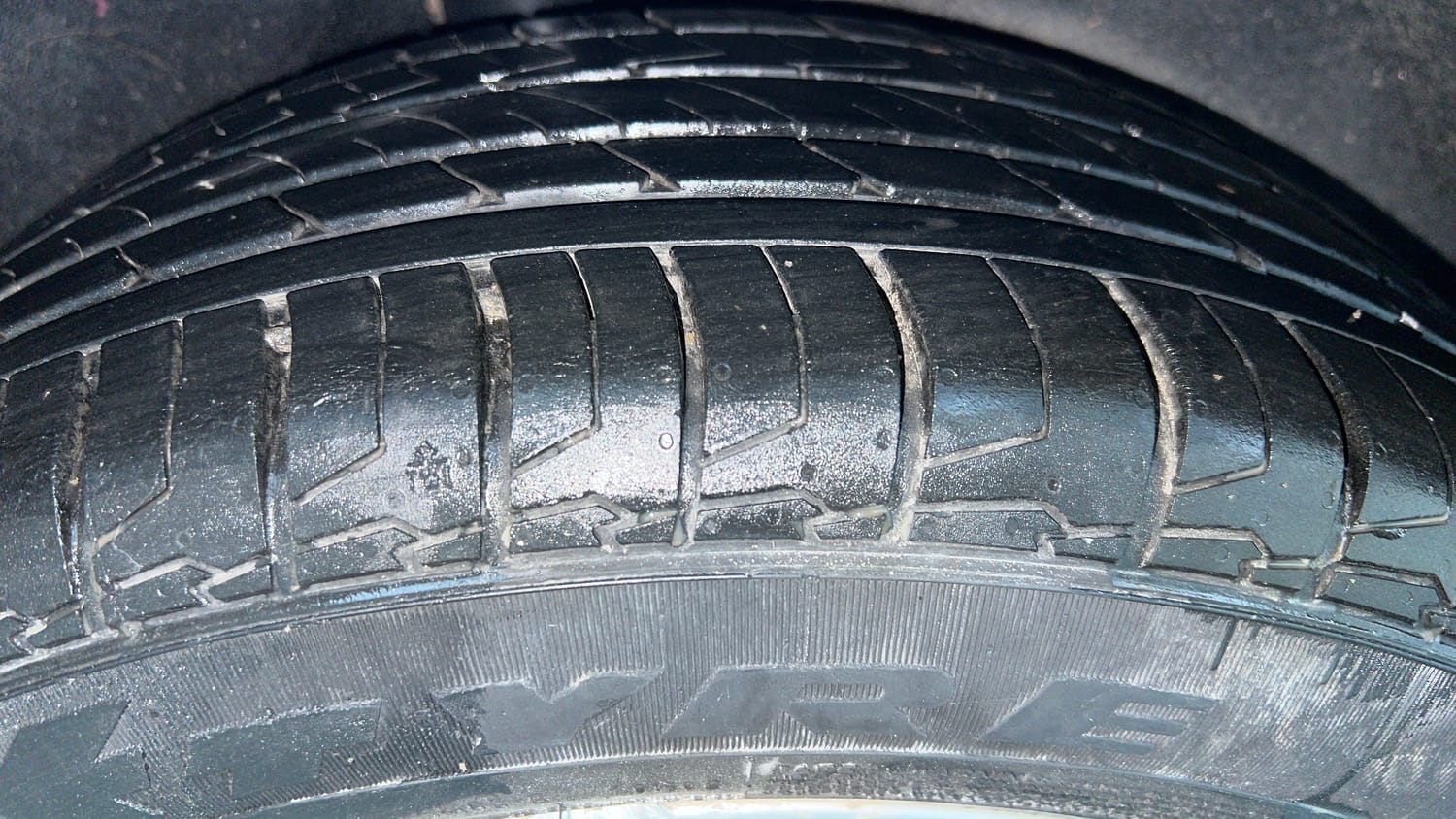 Used 2018 Ford EcoSport Titanium + 1.5L Ti-VCT Petrol Manual tyres RIGHT REAR TYRE TREAD VIEW