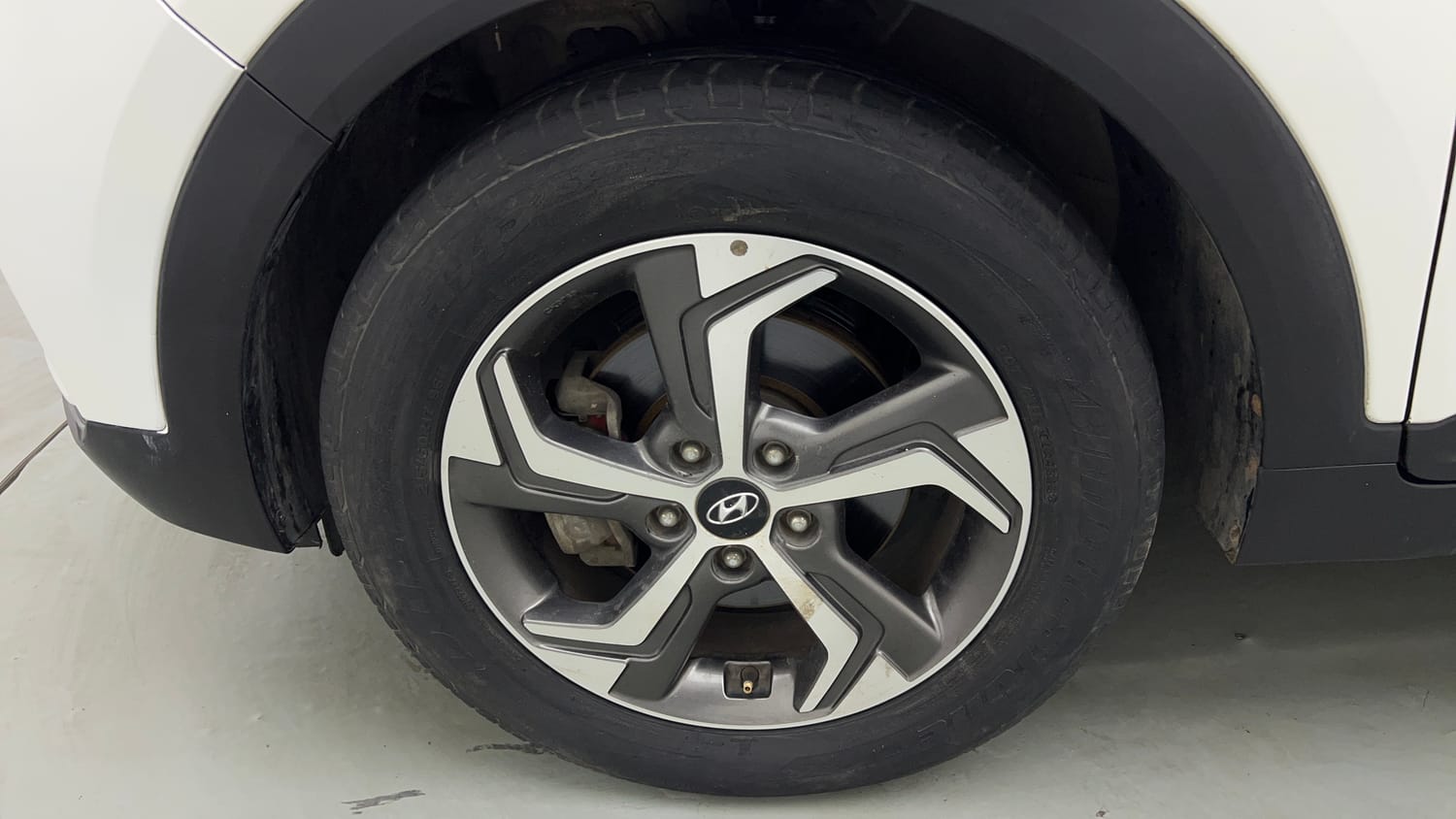 Used 2019 Hyundai Creta SX 1.6 AT CRDi Diesel Automatic tyres LEFT FRONT TYRE RIM VIEW
